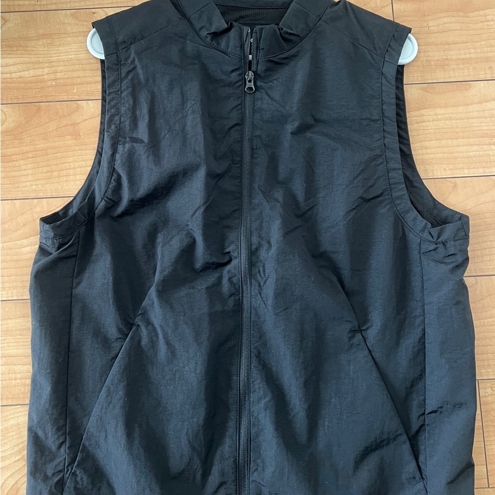Old Navy Men's Black Vest